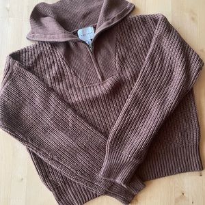 CLEAN GIRL AESTHETIC SWEATER | SZ M